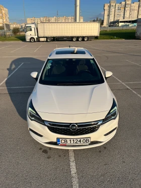 Opel Astra Sports Tourer 1.6 CDTI Сменена Верига, снимка 11