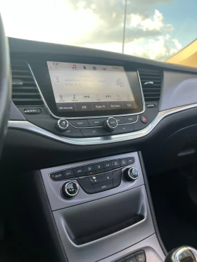 Opel Astra Sports Tourer 1.6 CDTI Сменена Верига, снимка 13