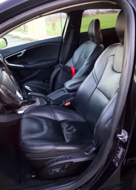 Volvo V40 D2 - 7400 € / 14473.14 лв. - 53597687 10