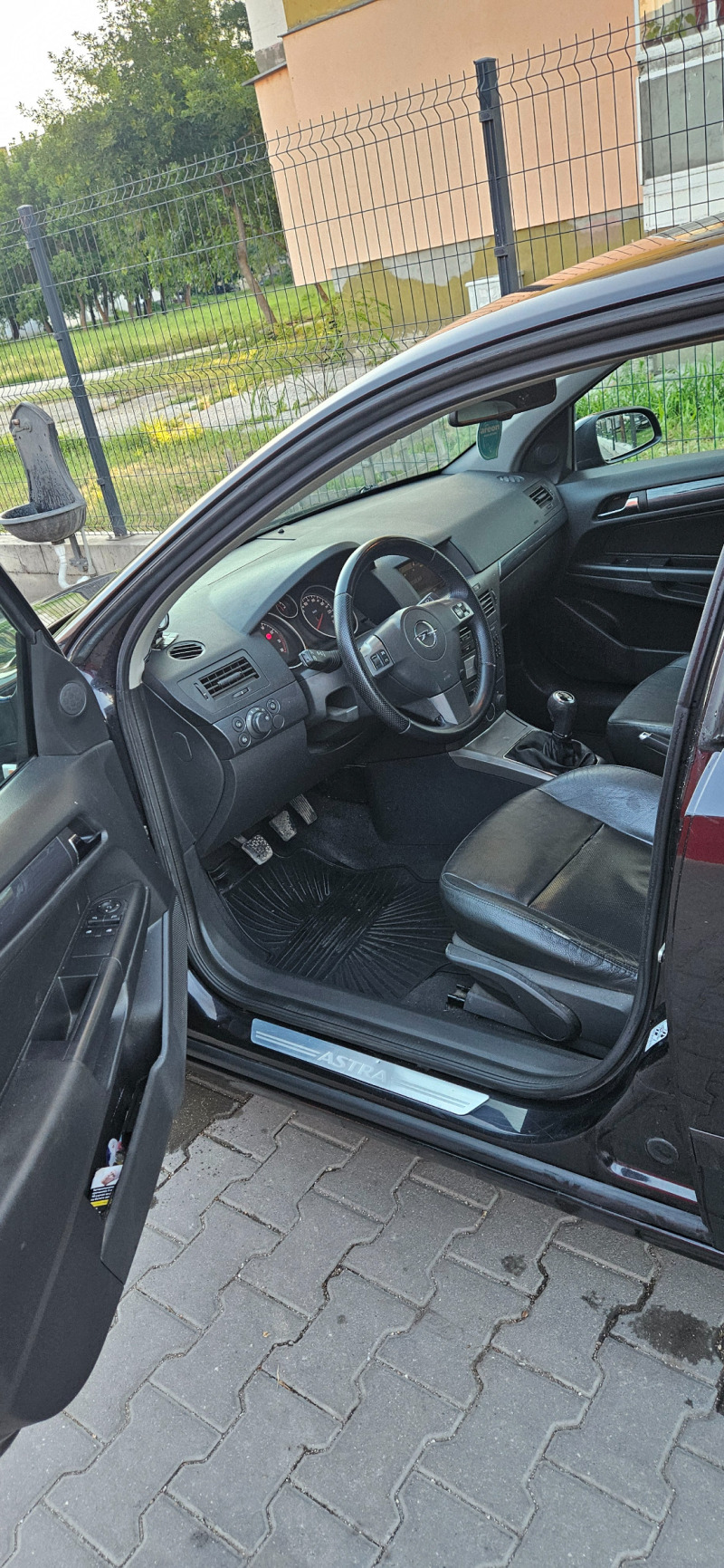 Opel Astra 2.0T  200кс, снимка 4 - Автомобили и джипове - 46221709