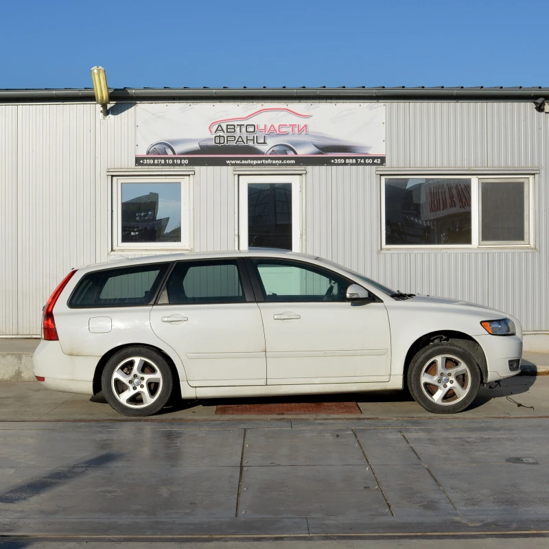 Volvo V50 1.6 D, снимка 2 - Автомобили и джипове - 48219743