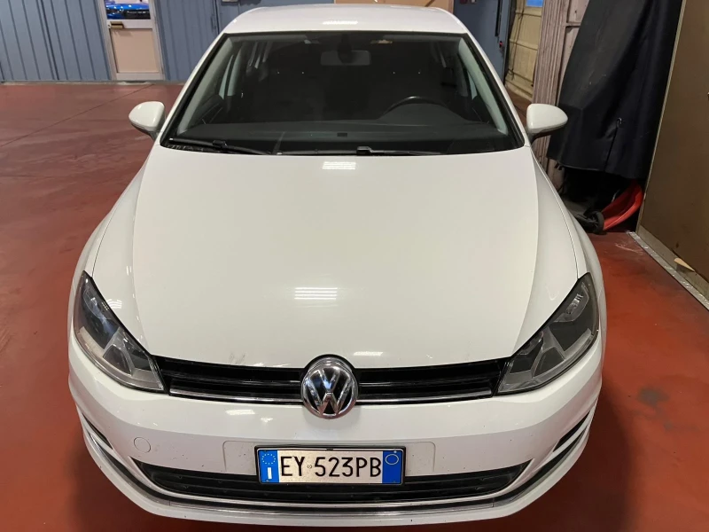 VW Golf 1.6  110кс  Евро 6, снимка 1 - Автомобили и джипове - 48603026