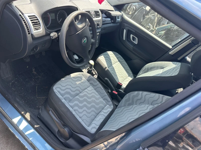 Skoda Fabia 1.4 i, снимка 4 - Автомобили и джипове - 50723957