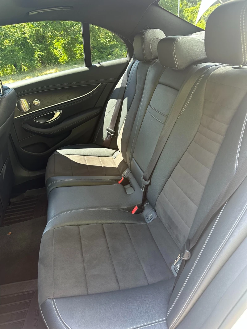 Mercedes-Benz E 400 Е 400/ AMG PACK/ KEYLESS/ 100% Лизнг, снимка 15 - Автомобили и джипове - 52244350