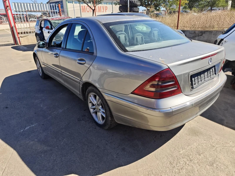 Mercedes-Benz C 220 CDI, снимка 3 - Автомобили и джипове - 51816297