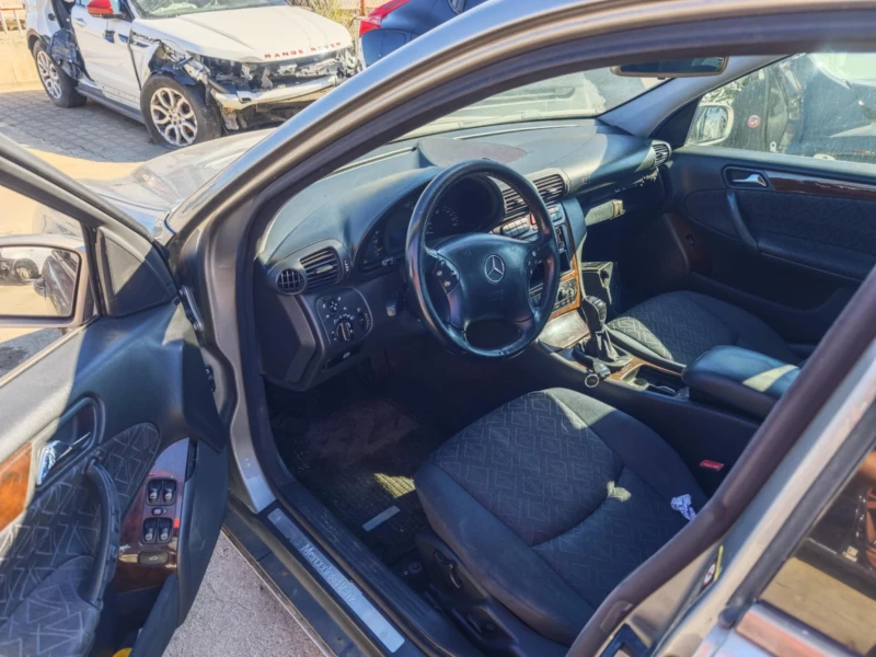 Mercedes-Benz C 220 CDI, снимка 5 - Автомобили и джипове - 51816297