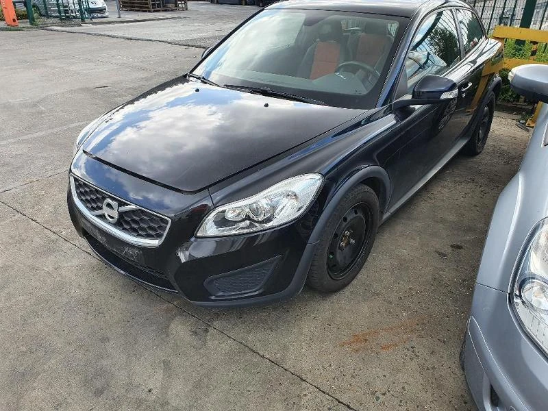 Volvo C30 1.6 D, снимка 2 - Автомобили и джипове - 48320286