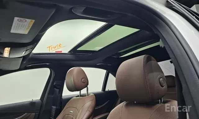 Mercedes-Benz E 63 AMG 4MATIC+ , снимка 15 - Автомобили и джипове - 55773336