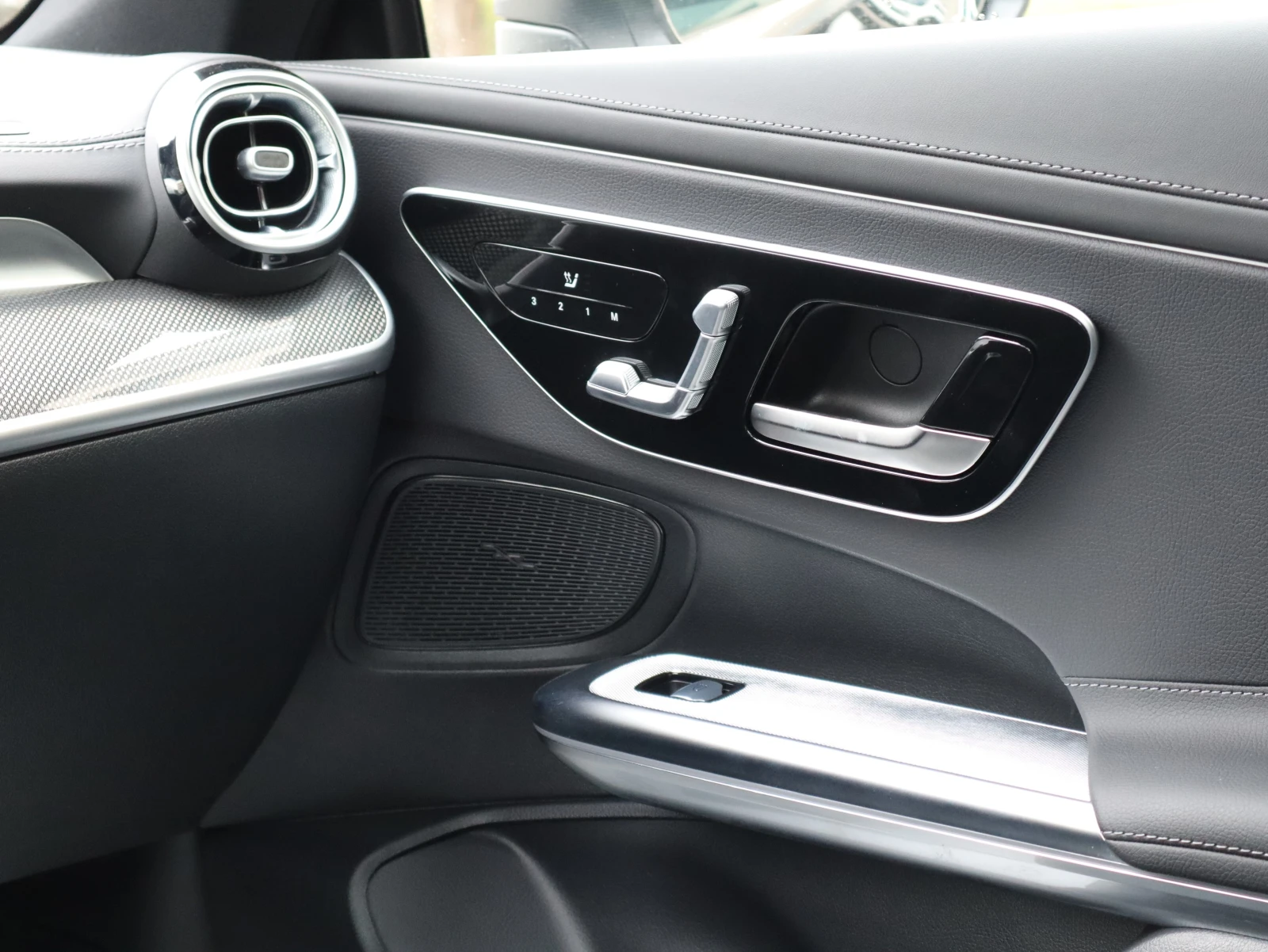 Mercedes-Benz CLE 300/4Matic/AMG Advance plus/Digital Light/Panorama | Mobile.bg   12