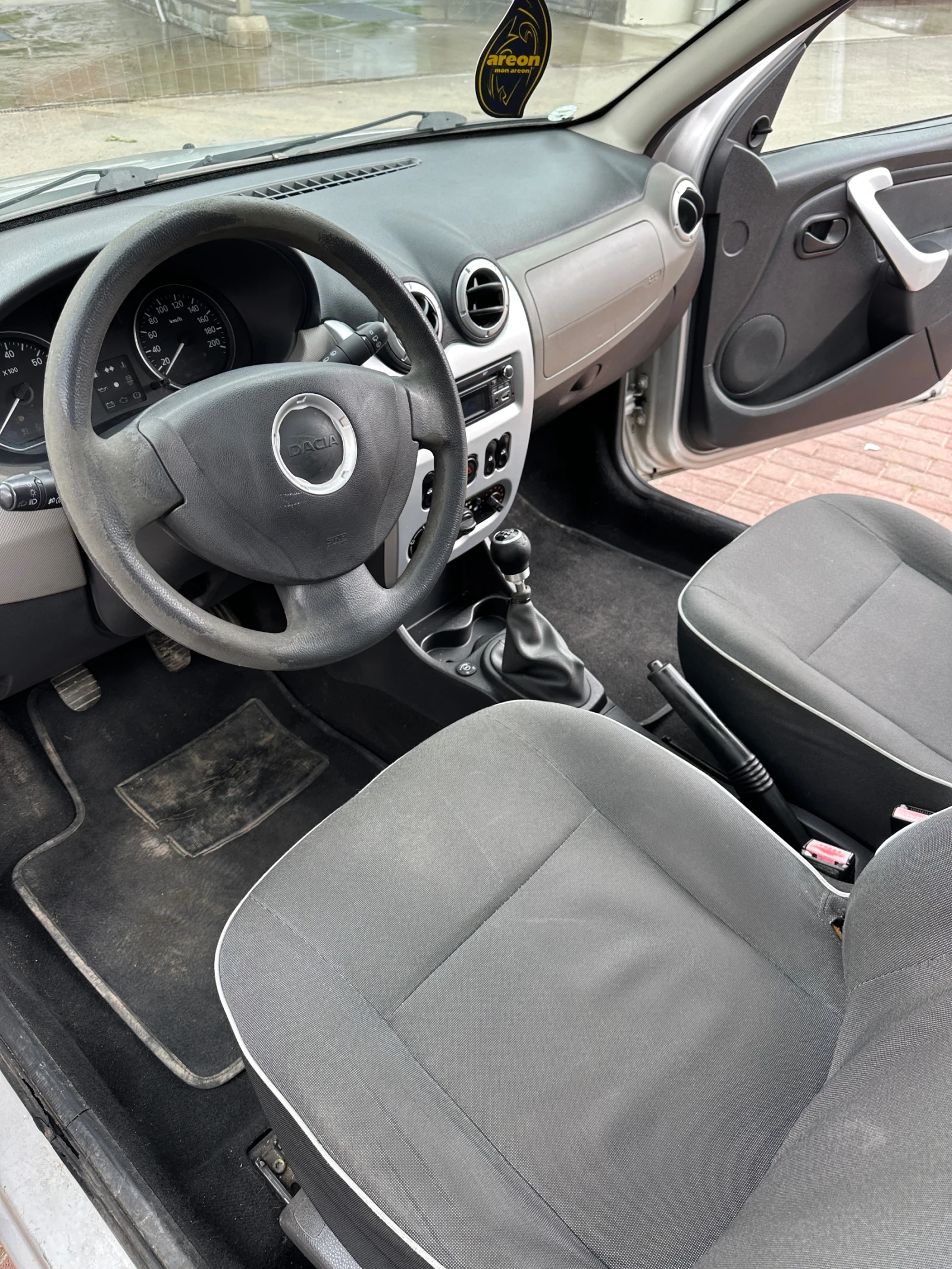 Dacia Sandero 1.2 - изображение 8