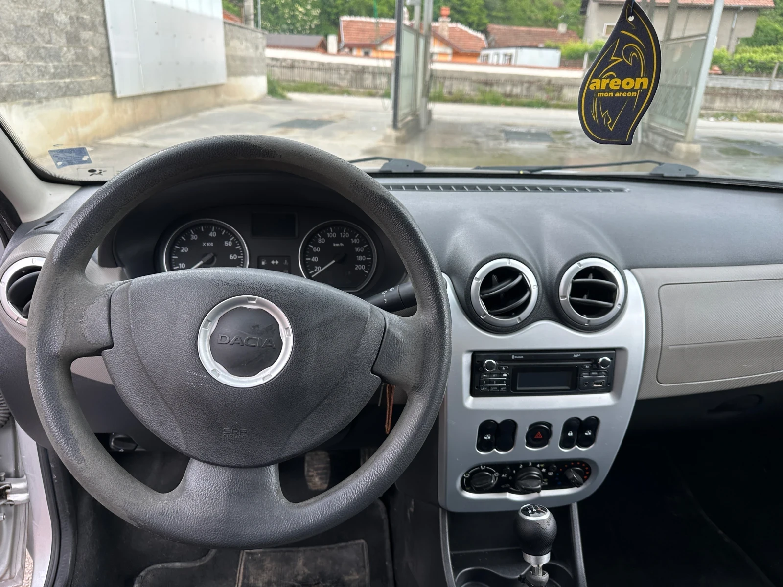 Dacia Sandero 1.2 - изображение 6