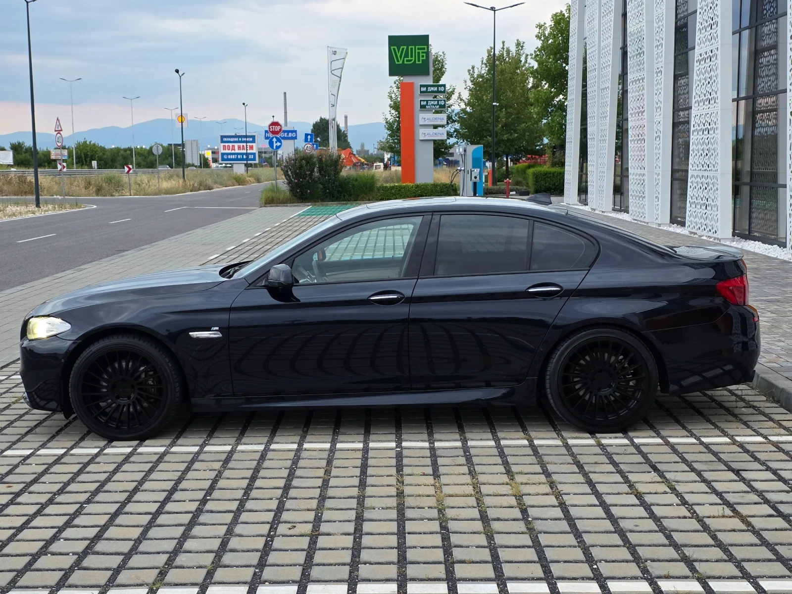 BMW 535 * M Pack* * 360 камери* * F1* * SAT* * Подгрев* *  - изображение 8