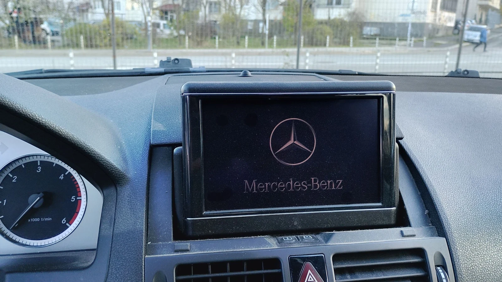 Mercedes-Benz C 220 2.2   | Mobile.bg   8