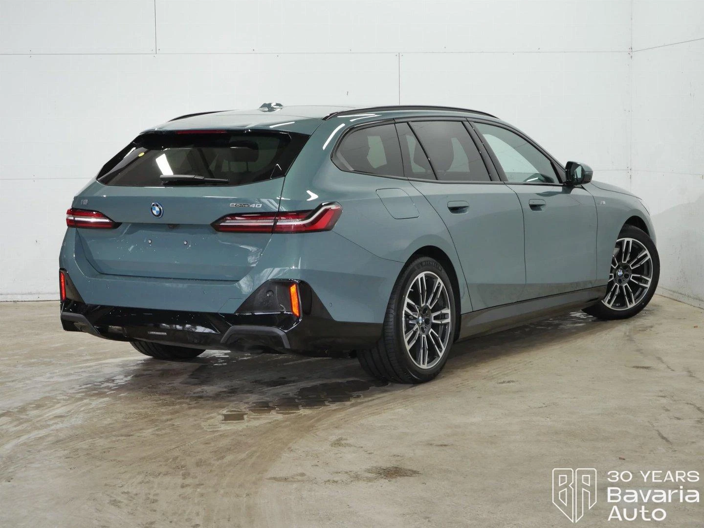 BMW i5 40 eDrive Touring | Mobile.bg   3