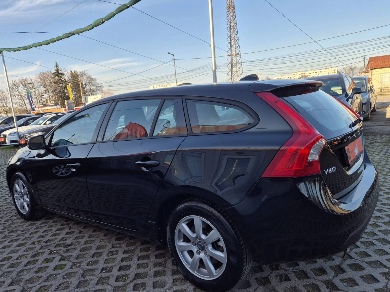 Volvo V60 1.6D-11.2012г - изображение 2