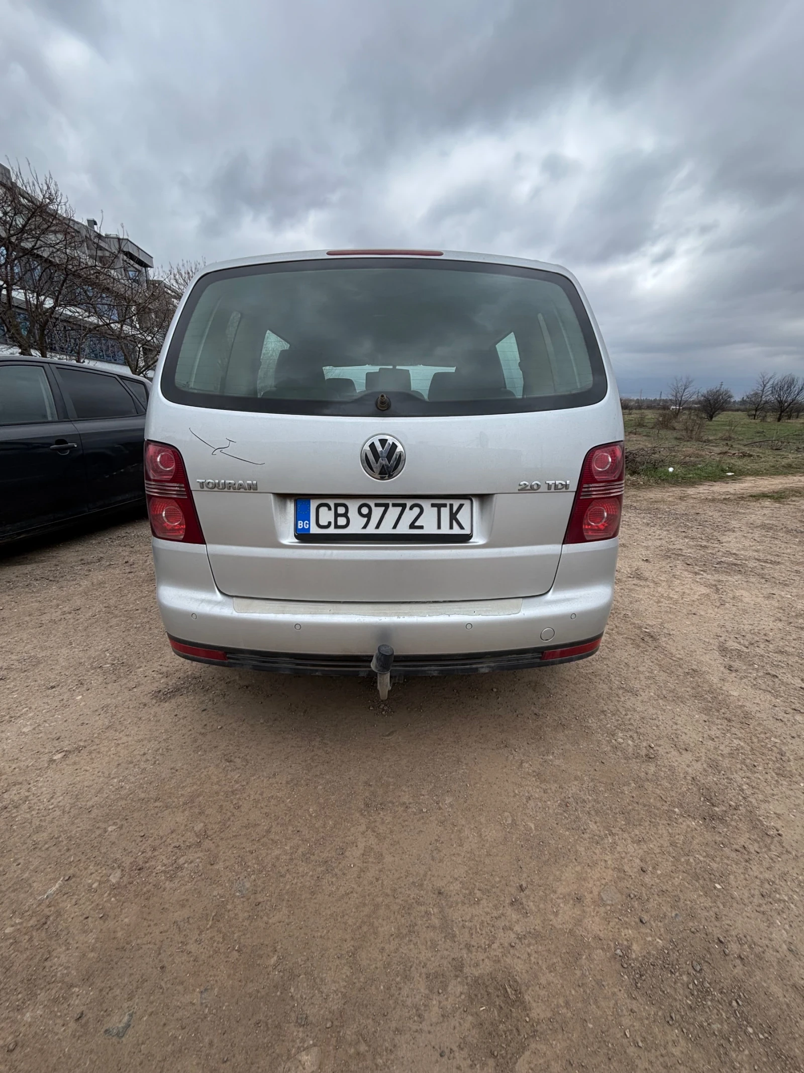 VW Touran 2.0 TDI, снимка 5 - Автомобили и джипове - 53885147