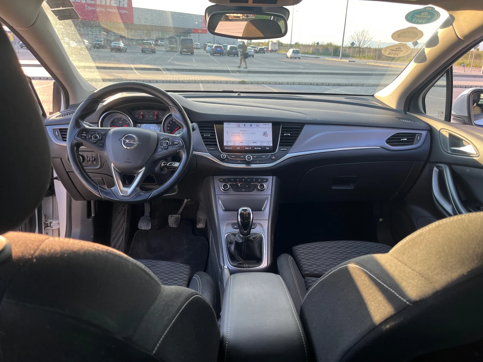 Opel Astra Sports Tourer 1.6 CDTI Сменена Верига, снимка 9 - Автомобили и джипове - 54239416