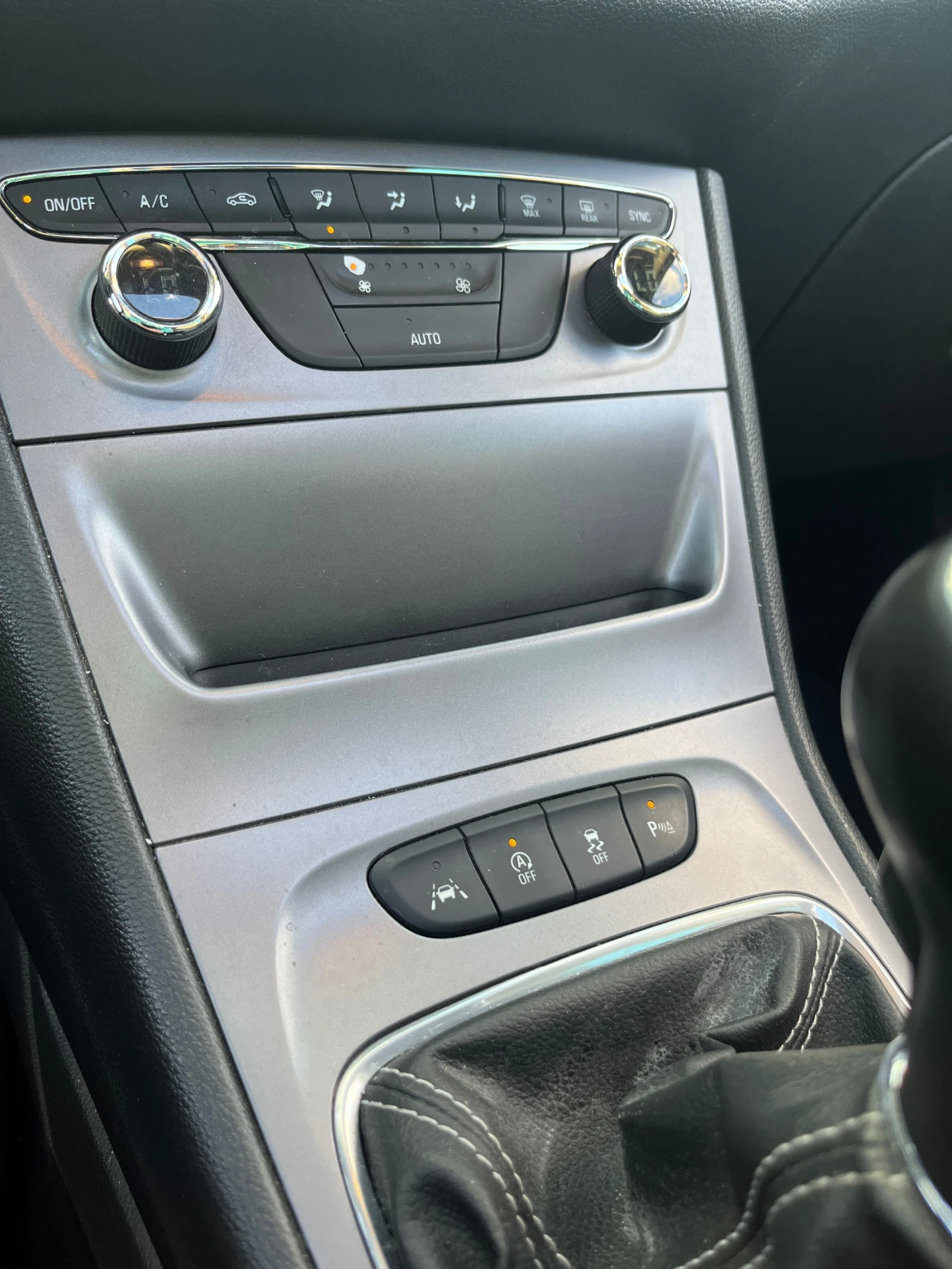 Opel Astra Sports Tourer 1.6 CDTI Сменена Верига, снимка 7 - Автомобили и джипове - 54239416