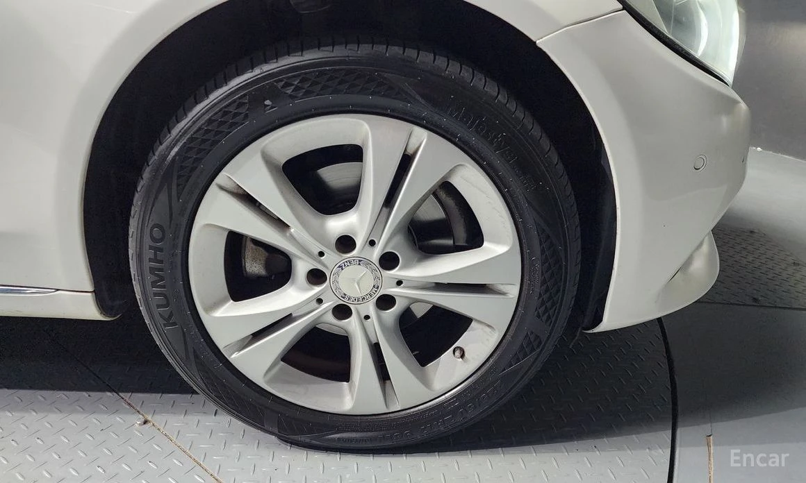 Mercedes-Benz C 220, снимка 5 - Автомобили и джипове - 54310697