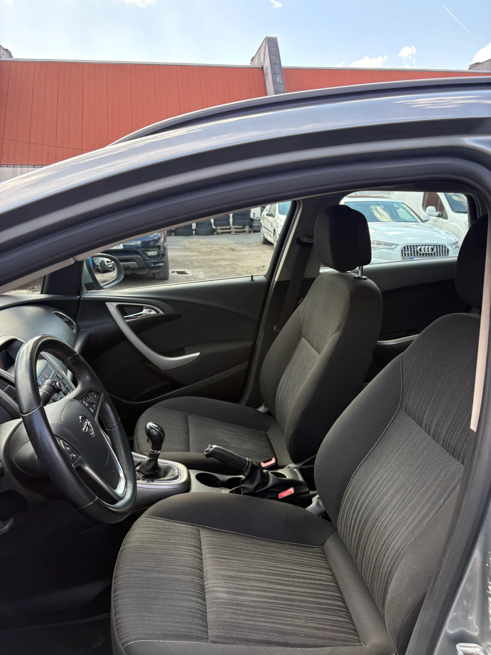 Opel Astra SPORTS TOURER, снимка 7 - Автомобили и джипове - 54766312