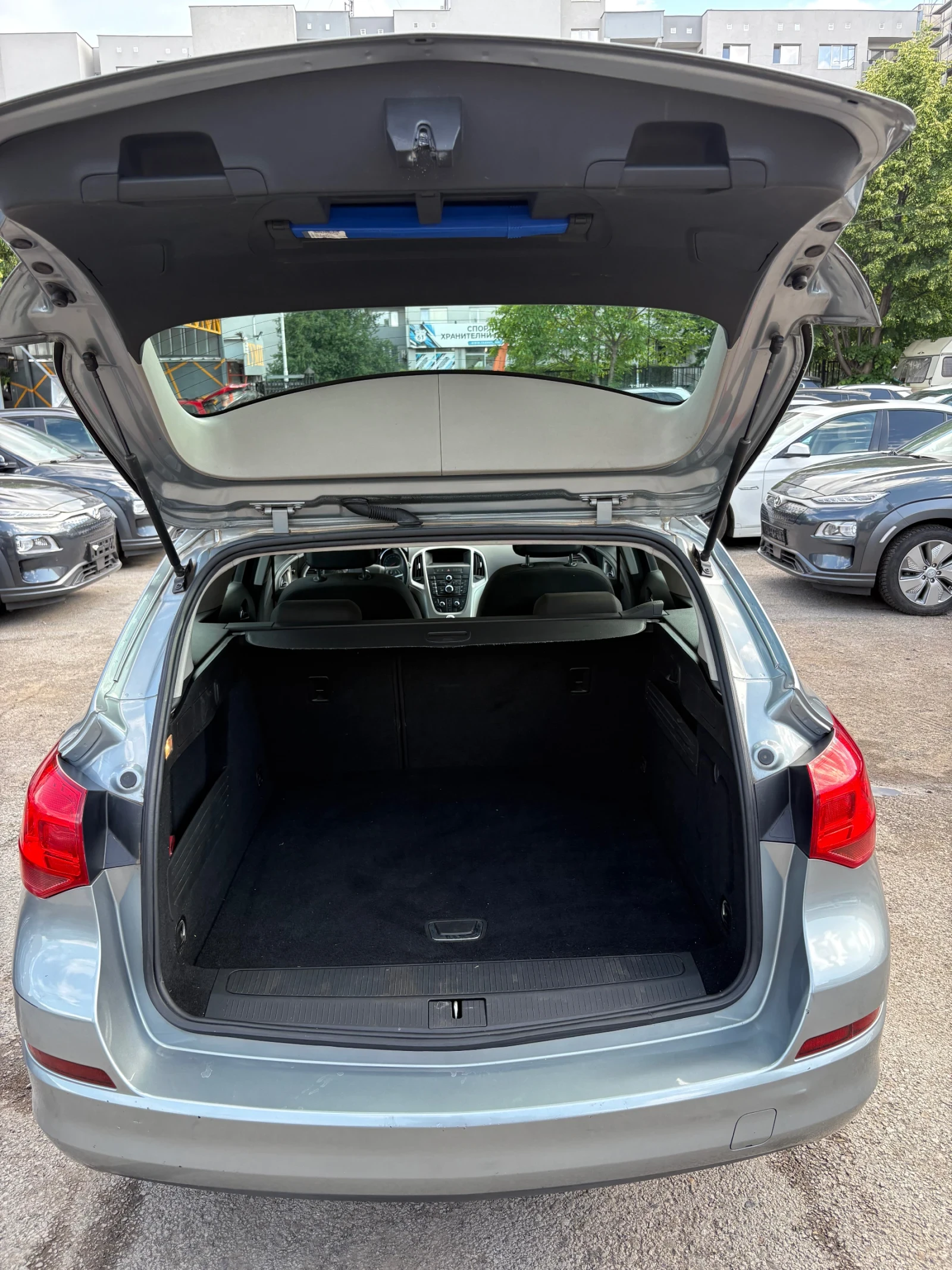 Opel Astra SPORTS TOURER, снимка 9 - Автомобили и джипове - 54766312
