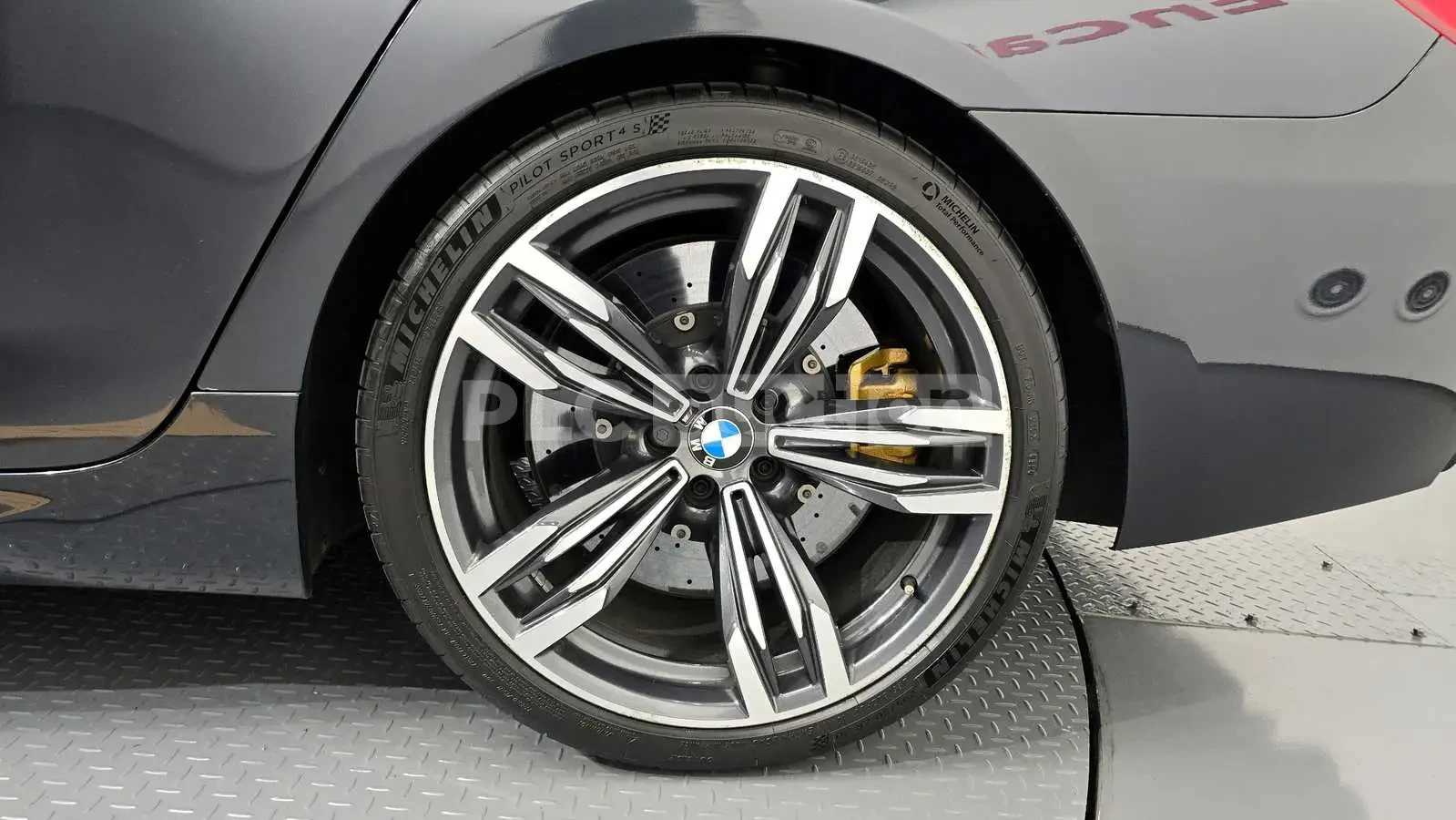 BMW M6 DCT| BANG&OLUFSEN| HUD| CAM| ОБДУХ| ВКЛ.ТЕХНОТЕСТ, снимка 17 - Автомобили и джипове - 54868656