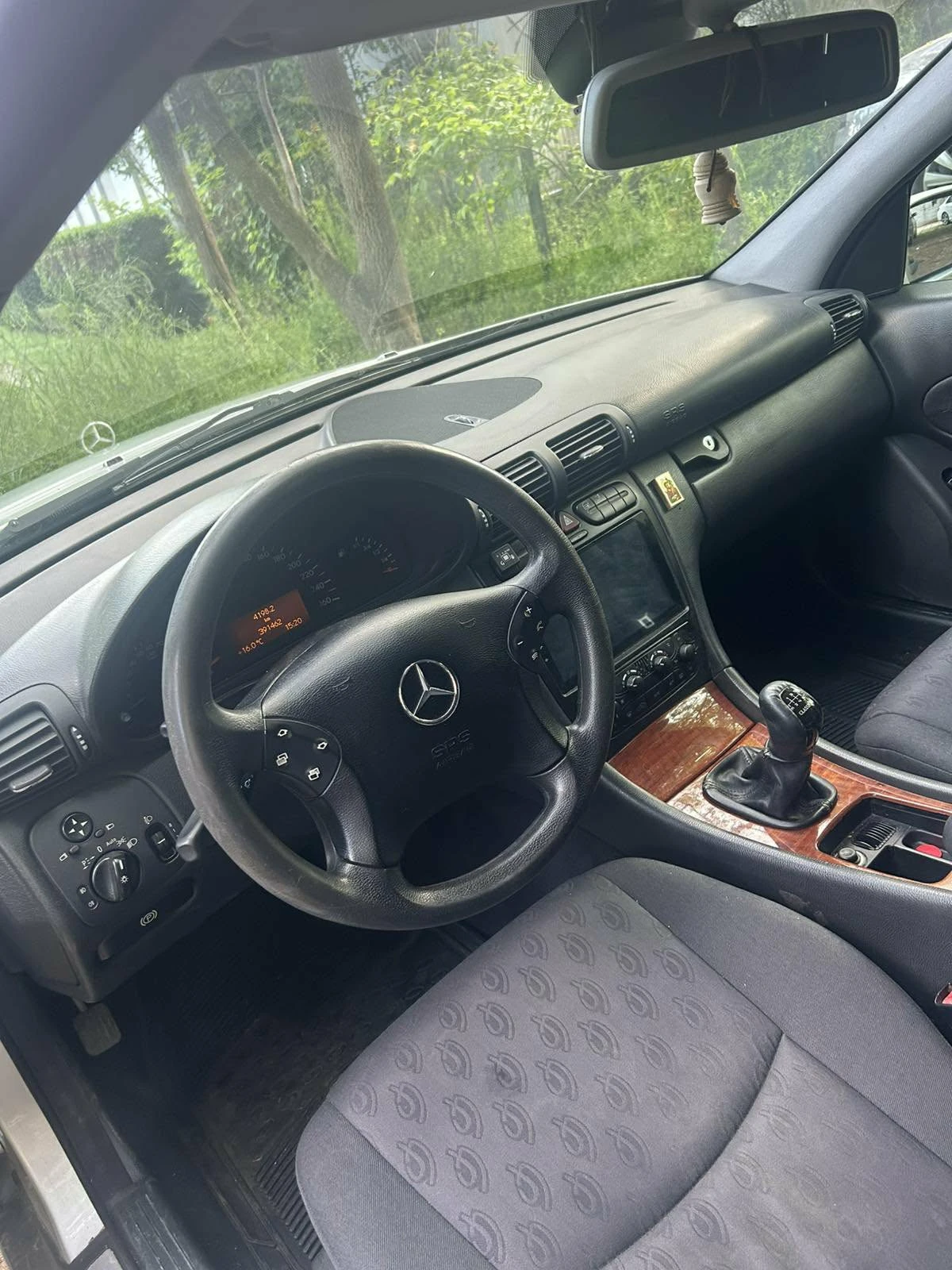 Mercedes-Benz C 180 Kompressor, снимка 4 - Автомобили и джипове - 54986406