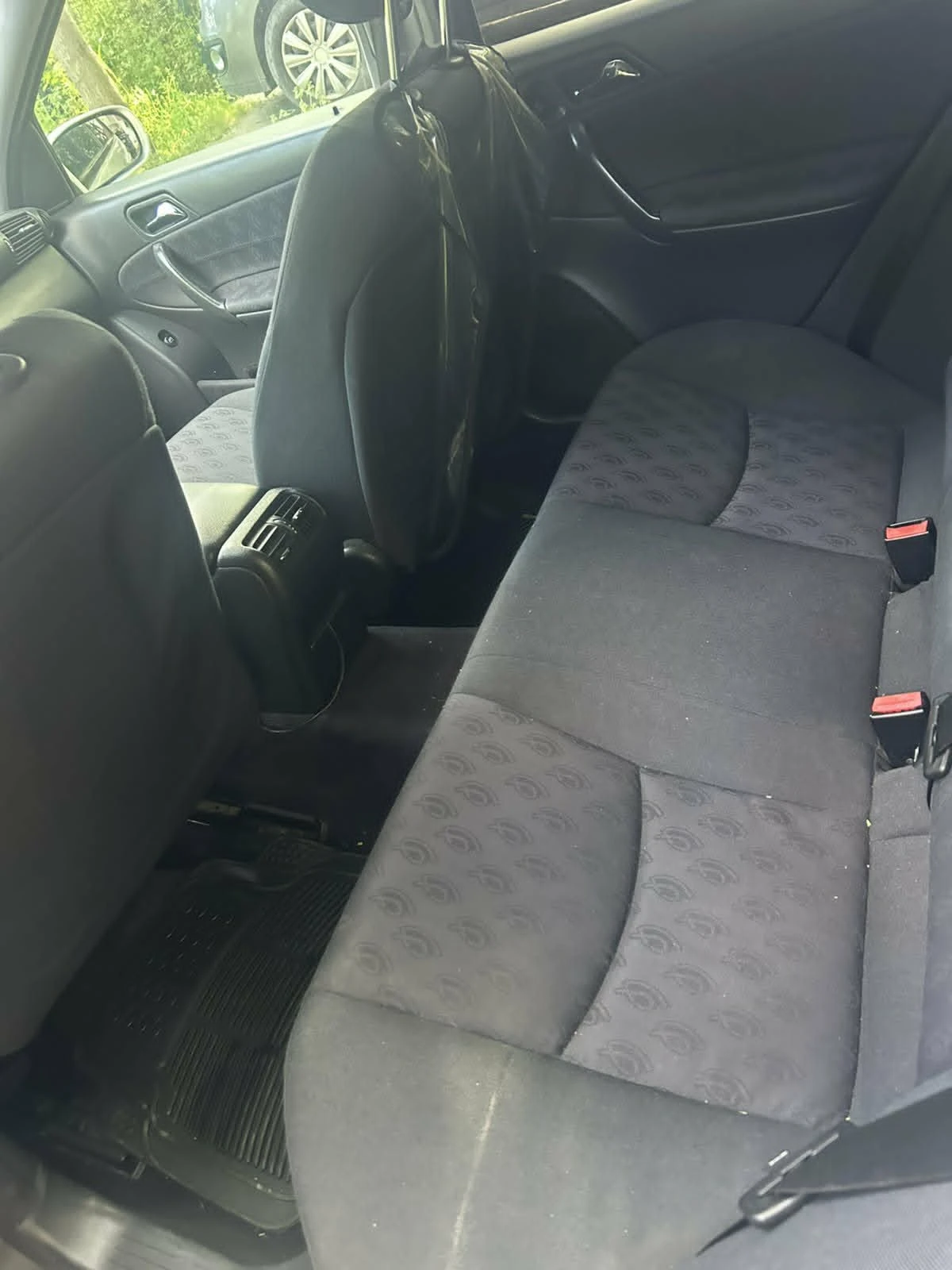 Mercedes-Benz C 180 Kompressor, снимка 6 - Автомобили и джипове - 54986406