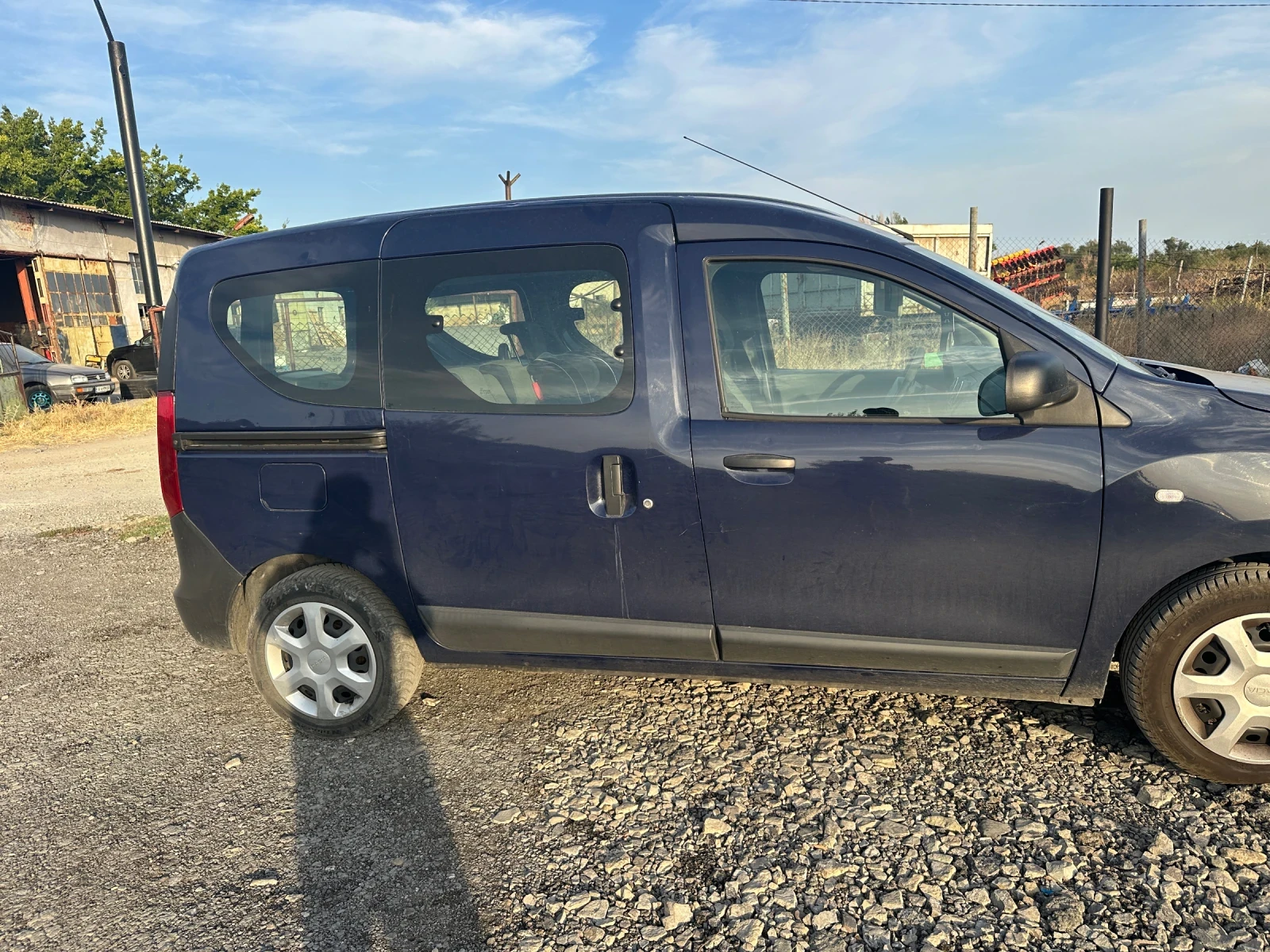 Dacia Dokker 1.6 / 82 к.с, снимка 2 - Автомобили и джипове - 55070210
