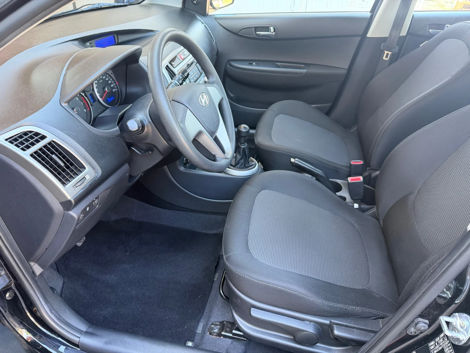 Hyundai I20 1.2i, снимка 8 - Автомобили и джипове - 55687769