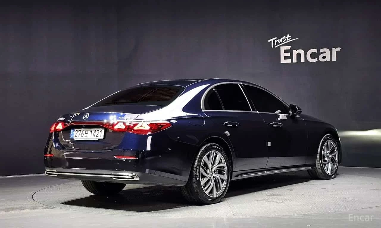 Mercedes-Benz E 220 E220d 4MATIC Exclusive, снимка 2 - Автомобили и джипове - 56239131