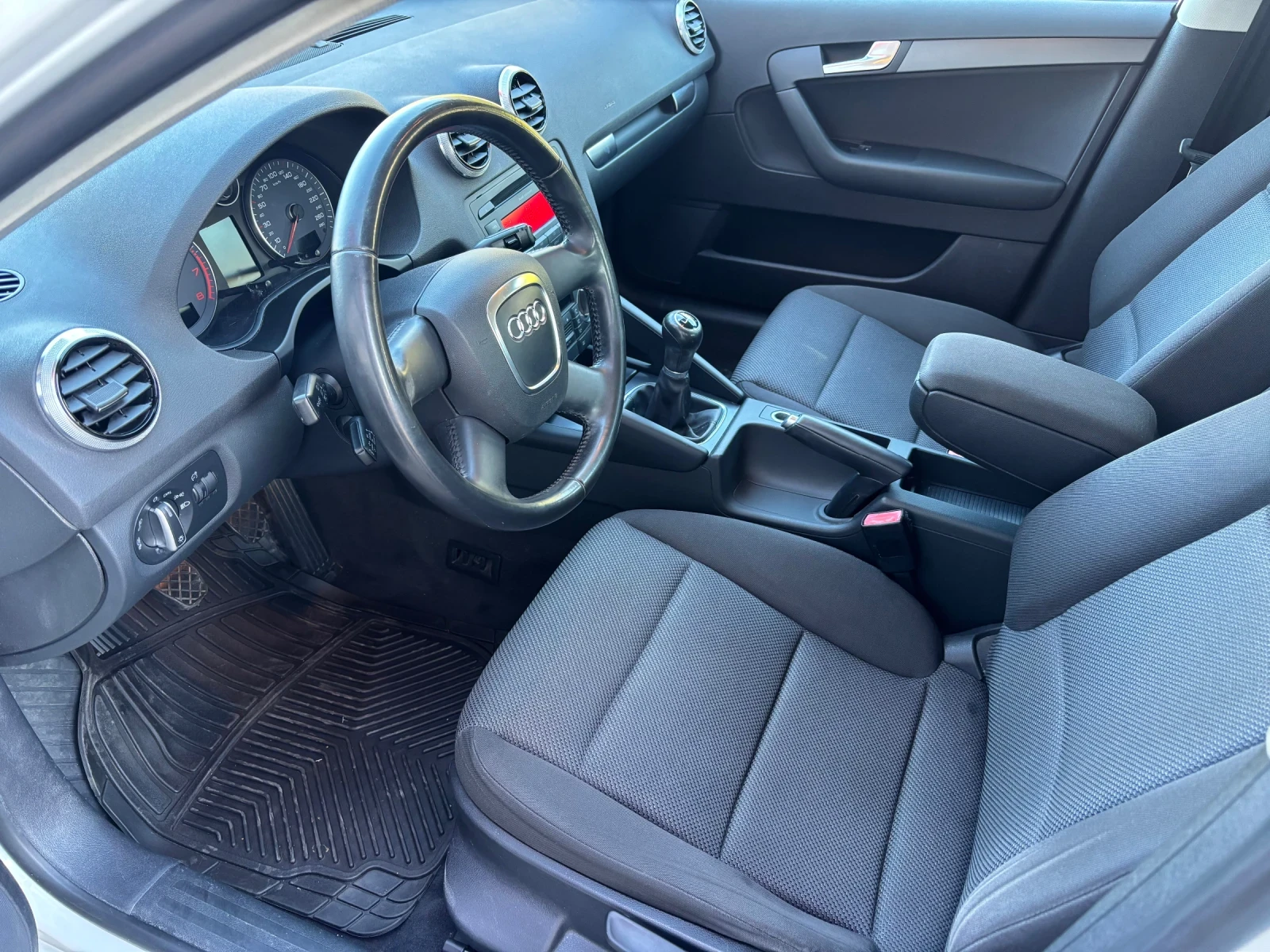 Audi A3 1.2 105 к.с. EURO 5, снимка 8 - Автомобили и джипове - 56338825