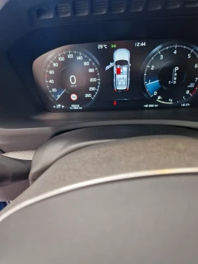 Volvo Xc90 Продавам личния си автомобил Volvo XC90, 2020 г., , снимка 9