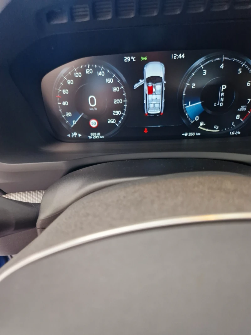 Volvo Xc90 Продавам личния си автомобил Volvo XC90, 2020 г., , снимка 9 - Автомобили и джипове - 51320793