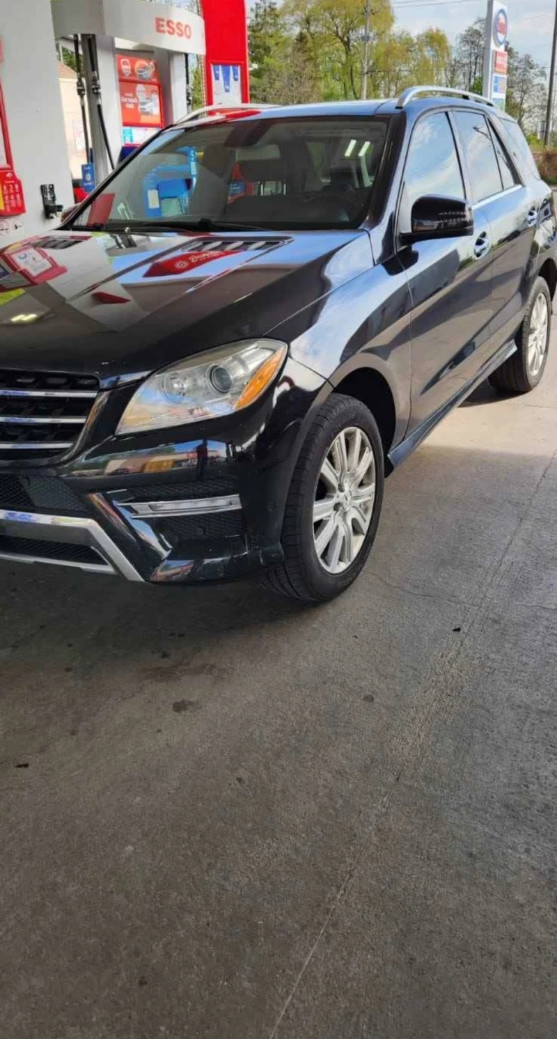 Mercedes-Benz ML 350 BlueTec * Черен Салон * Подгреви * Carfax * , снимка 2 - Автомобили и джипове - 53437564