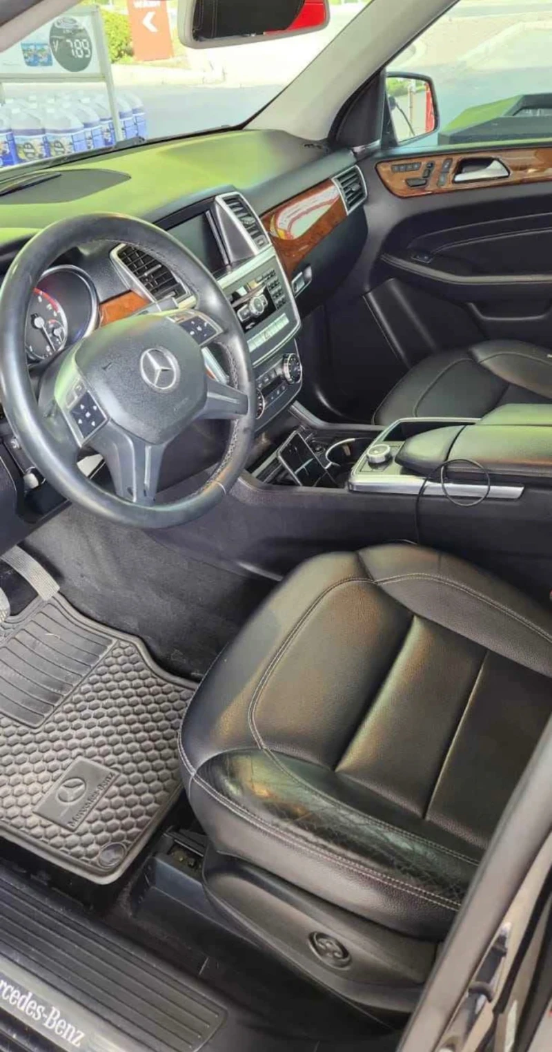 Mercedes-Benz ML 350 BlueTec * Черен Салон * Подгреви * Carfax * , снимка 7 - Автомобили и джипове - 53437564