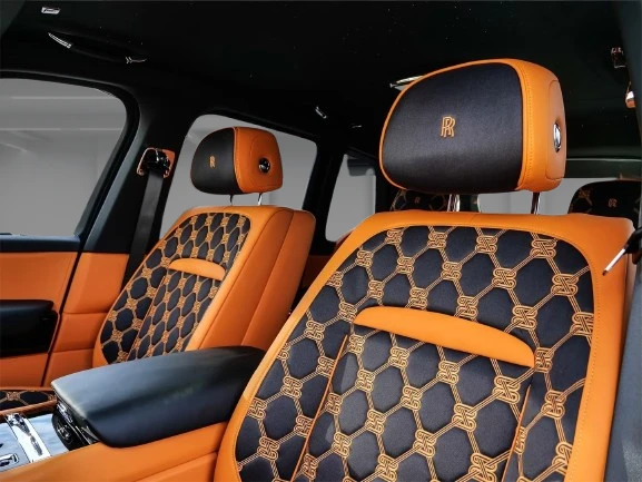 Rolls-Royce Cullinan = NEW = Shooting Star Roof Гаранция, снимка 7 - Автомобили и джипове - 55089320
