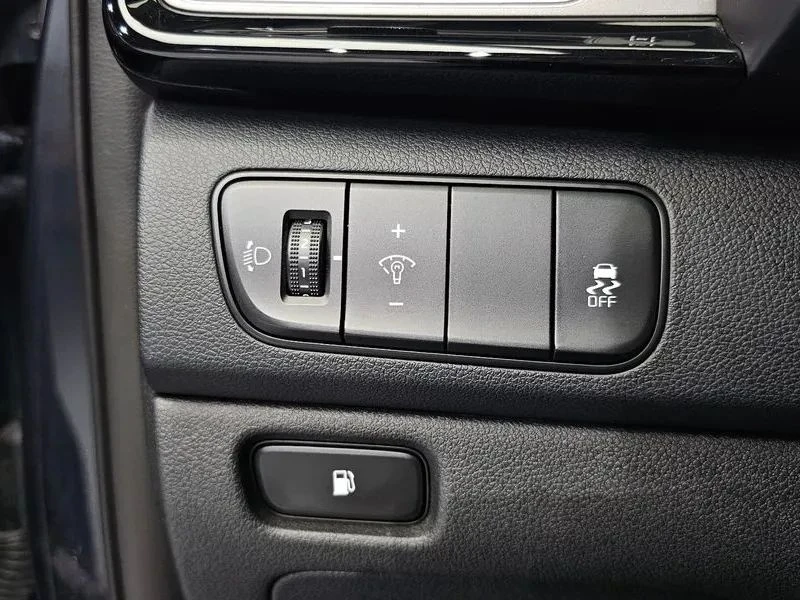Kia Niro, снимка 14 - Автомобили и джипове - 56727327