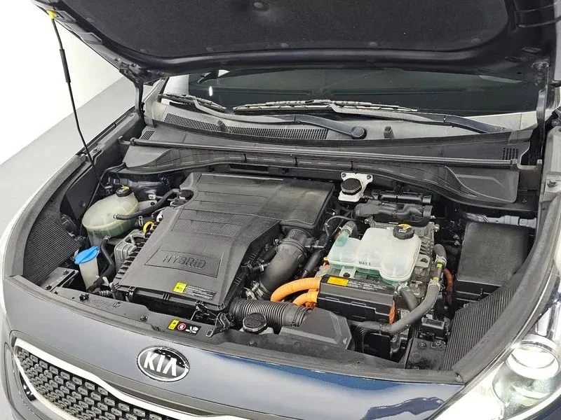 Kia Niro, снимка 6 - Автомобили и джипове - 56727327