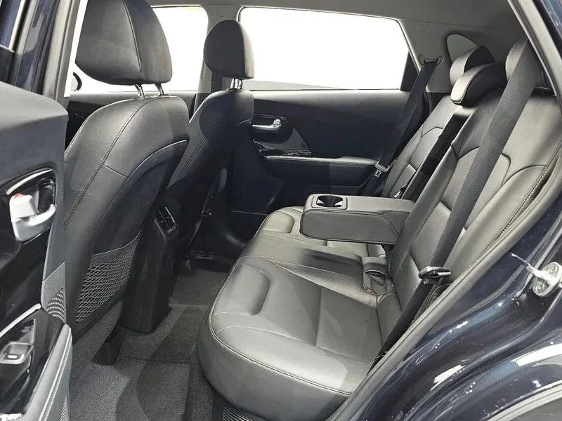Kia Niro, снимка 11 - Автомобили и джипове - 56727327