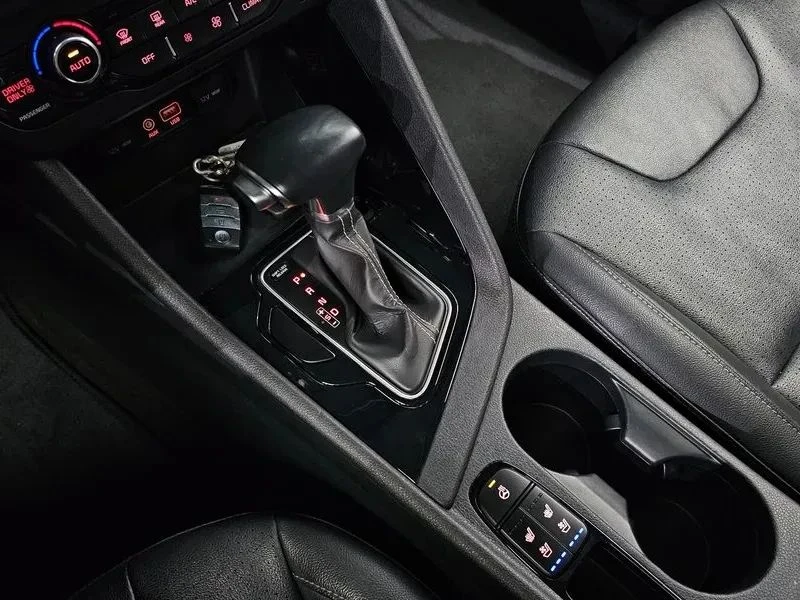 Kia Niro, снимка 9 - Автомобили и джипове - 56727327