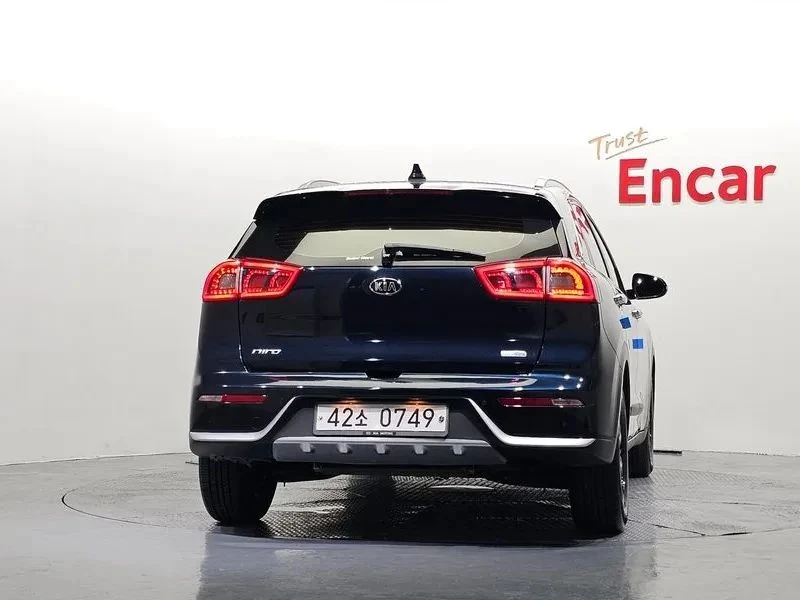 Kia Niro, снимка 4 - Автомобили и джипове - 56727327