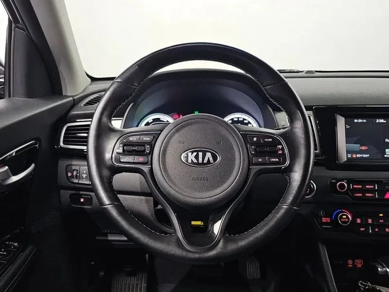 Kia Niro, снимка 15 - Автомобили и джипове - 56727327