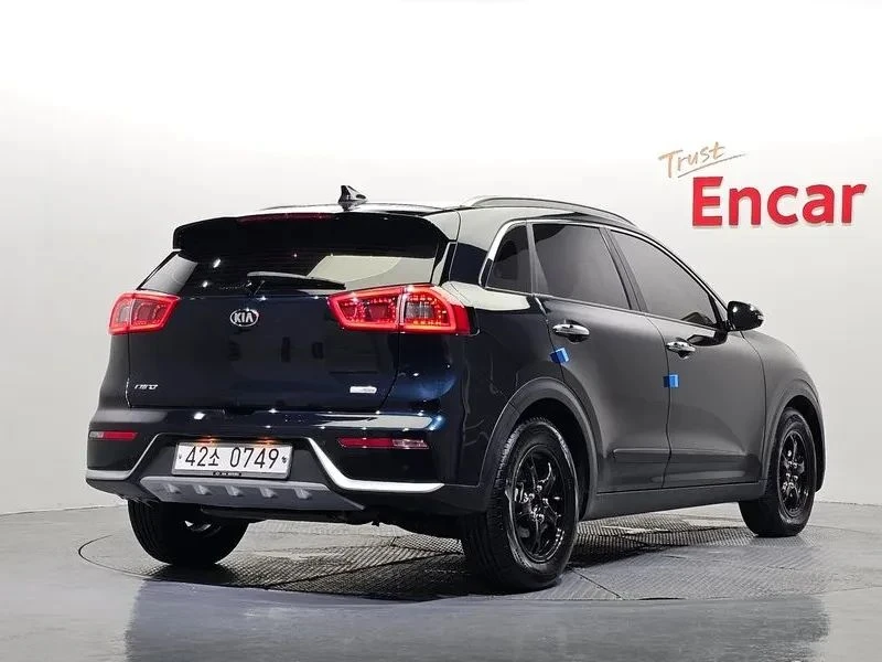 Kia Niro, снимка 2 - Автомобили и джипове - 56727327