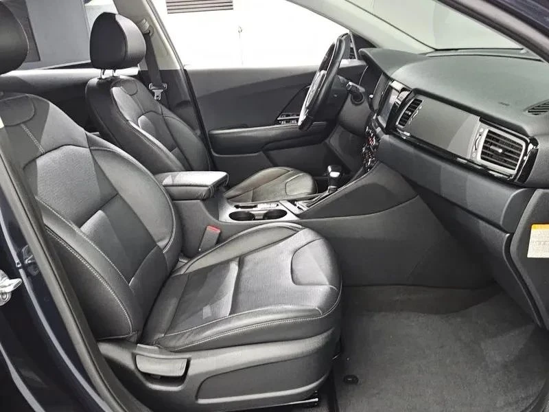Kia Niro, снимка 12 - Автомобили и джипове - 56727327