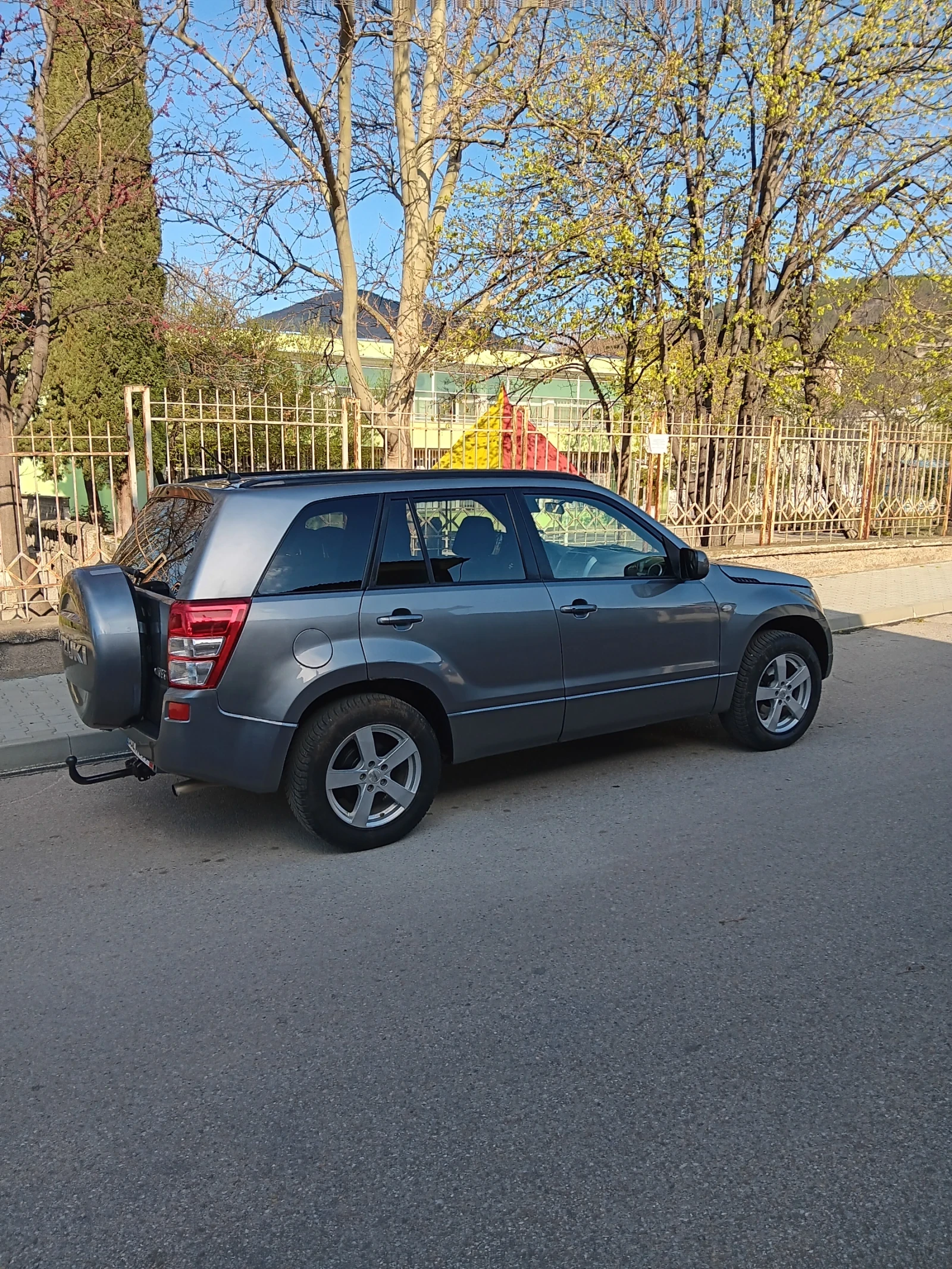 Suzuki Grand vitara 2.0-БЕНЗИН-140к.с.-РЕГИСТРИРАН-4?4-БЪРЗИ-БАВНИ-NAV, снимка 4 - Автомобили и джипове - 54152446