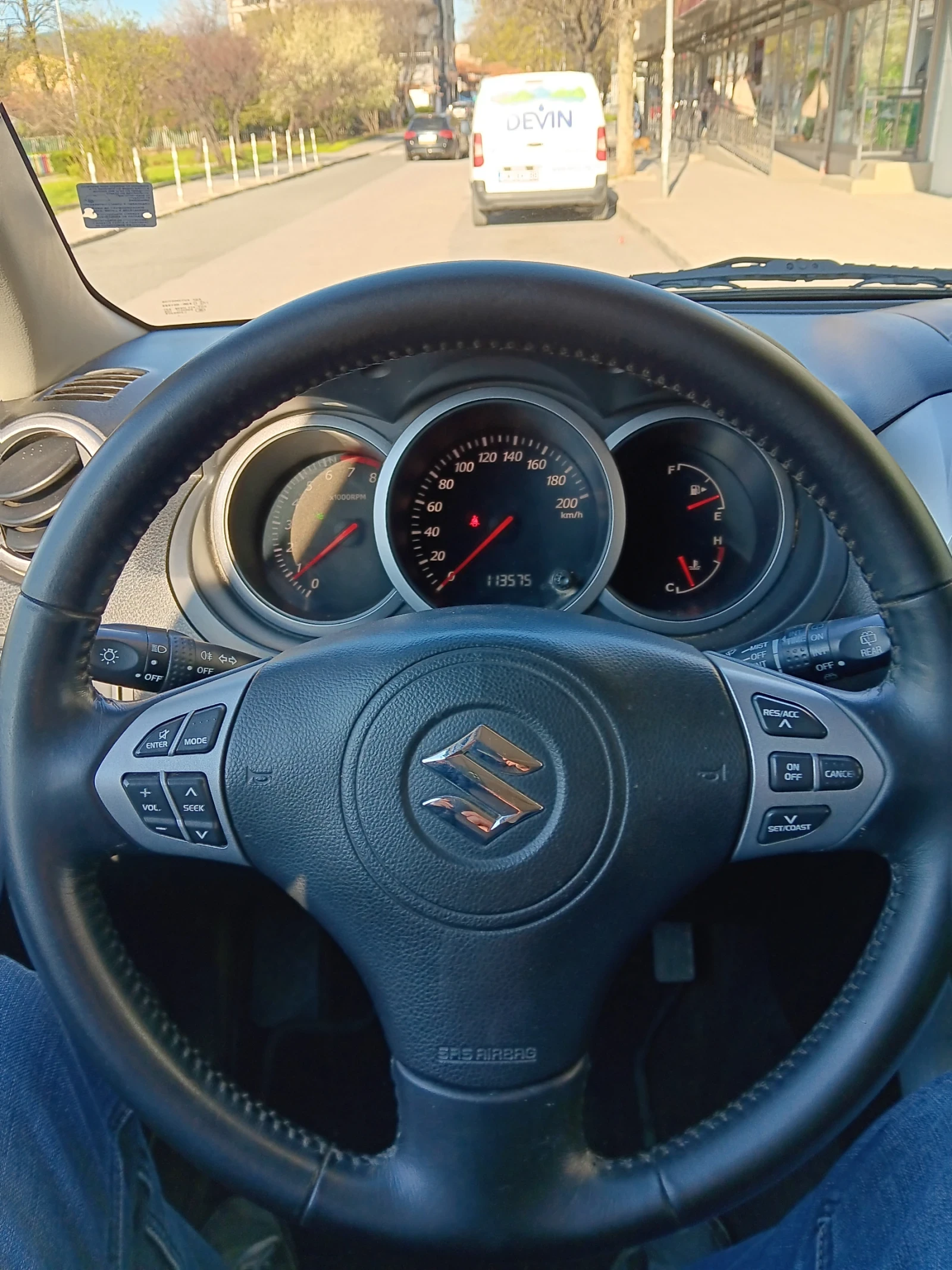 Suzuki Grand vitara 2.0-БЕНЗИН-140к.с.-РЕГИСТРИРАН-4?4-БЪРЗИ-БАВНИ-NAV, снимка 11 - Автомобили и джипове - 54152446