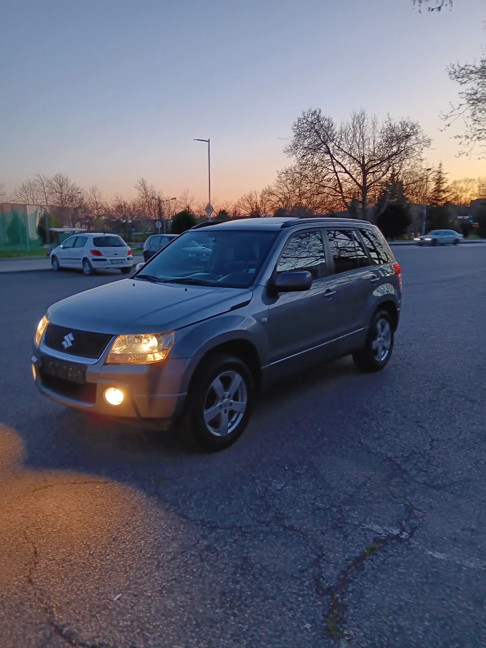 Suzuki Grand vitara 2.0-БЕНЗИН-140к.с.-РЕГИСТРИРАН-4?4-БЪРЗИ-БАВНИ-NAV, снимка 5 - Автомобили и джипове - 54152446