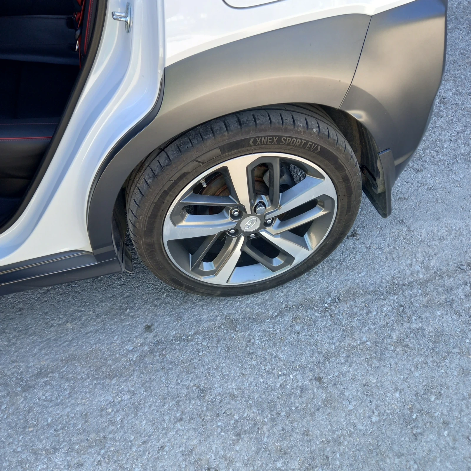 Hyundai Kona 1.6 CRDI 85KW , снимка 10 - Автомобили и джипове - 54437211