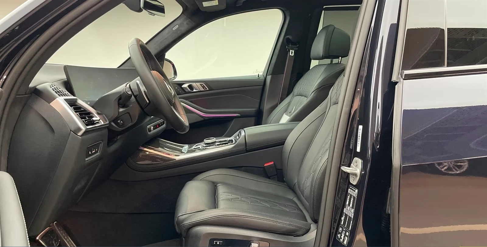 BMW X7 M60i / SHADOW LINE / SKY LOUNGE / H&K/ M SPORT PRO, снимка 7 - Автомобили и джипове - 55401256